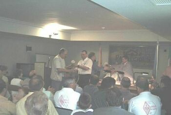 CT4UW JOAO ENTREGA EL OLIVO A EA7FR